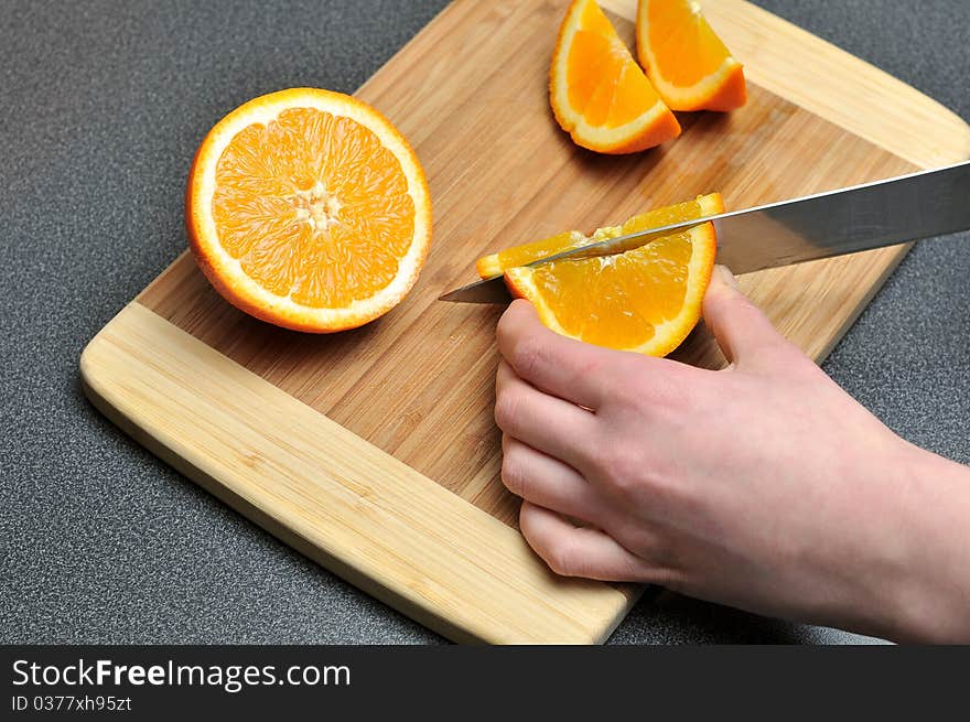 Slicing orange