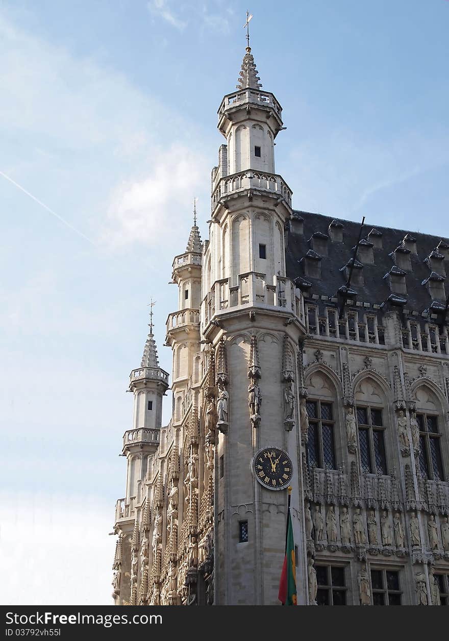 13:00 O'clock at Grand Place or Grote Markt in Brussels, Belgium , Europe (Vertical). 13:00 O'clock at Grand Place or Grote Markt in Brussels, Belgium , Europe (Vertical)