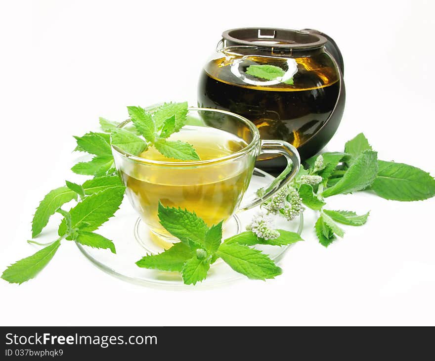 Herbal tea with mint extract