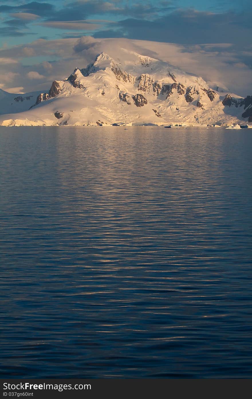 Antarctic Landscape vert