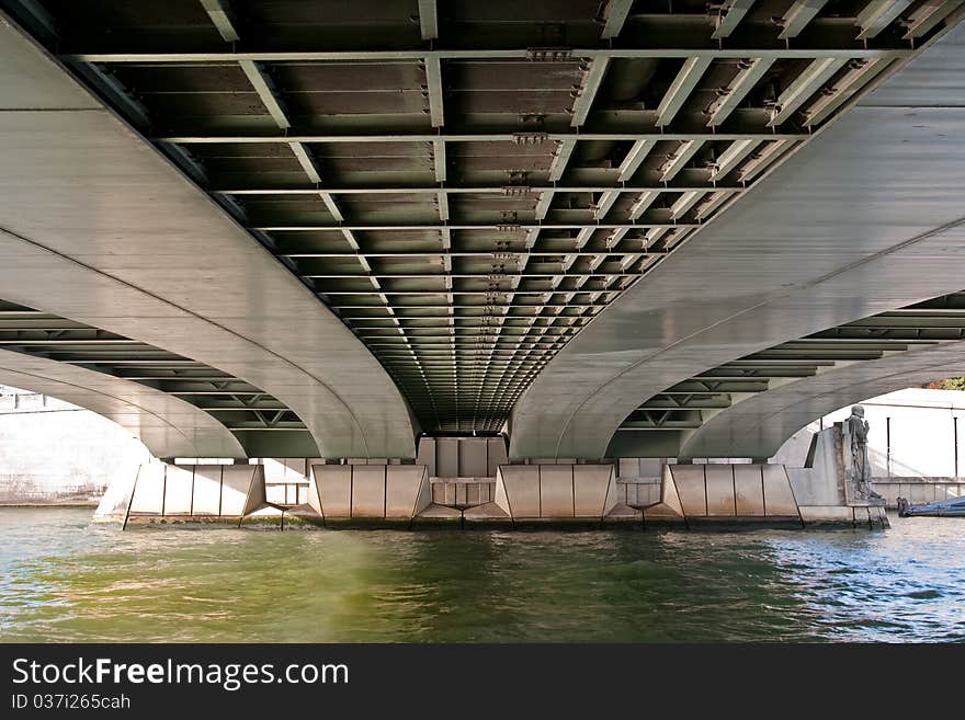 This midday shot of the Alma Bridge in Paris, France, was taken from the bank of the Seine River. This midday shot of the Alma Bridge in Paris, France, was taken from the bank of the Seine River.