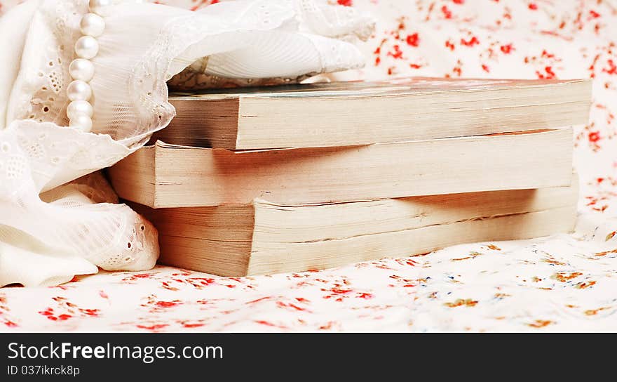 Books with beads on glamour pattern