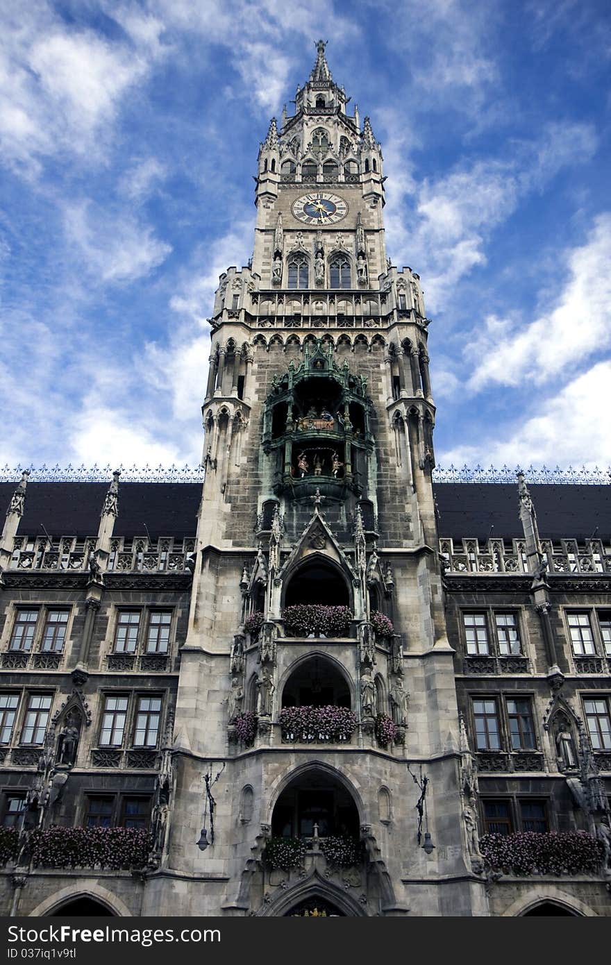 New city hall Marienplatz and Frauenkirche in Munich, Germany. New city hall Marienplatz and Frauenkirche in Munich, Germany