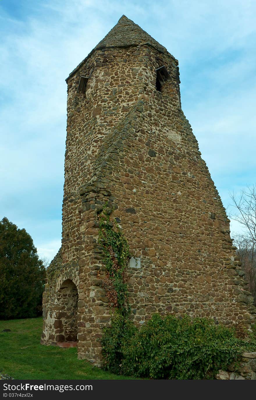 This beautiful tower was built 800 years ago. This beautiful tower was built 800 years ago