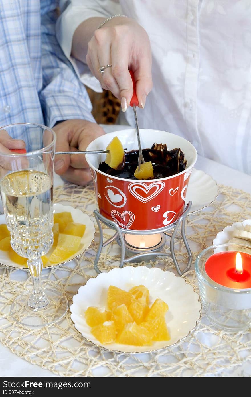 Chocolate fondue for two