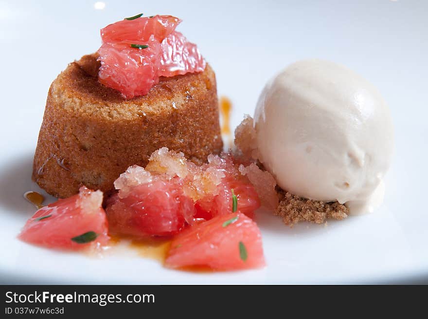 Brown sugar cake with fresh grapefruit