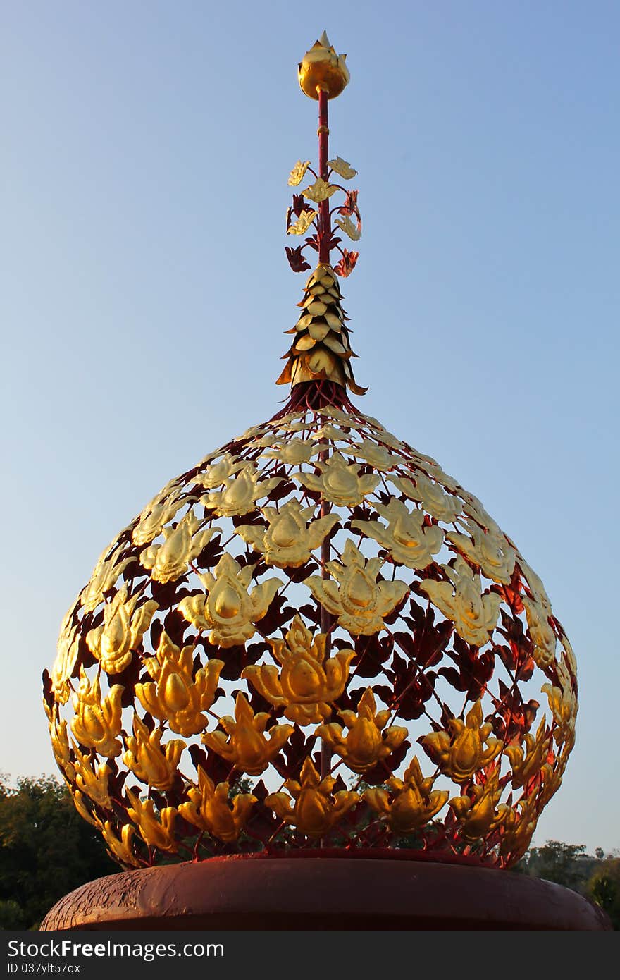 Dome of golden leaves