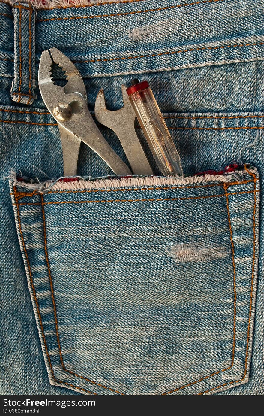 This jean is very classic.It's blue jean from Thailand.It's have many tool in pocket. This jean is very classic.It's blue jean from Thailand.It's have many tool in pocket.