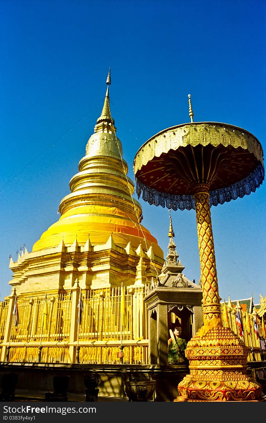 Wat Phrathat Hariphunchai Temple