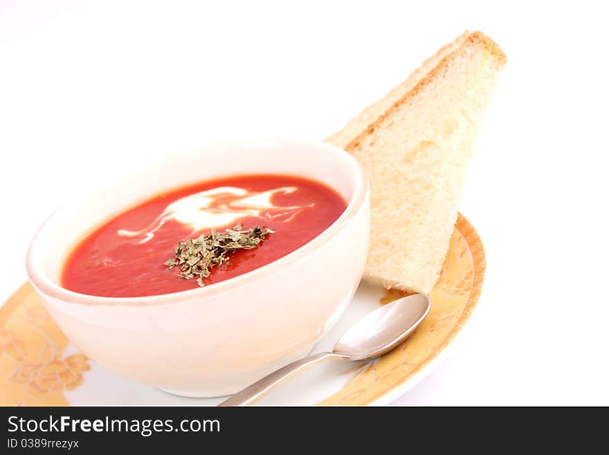 Fresh soup of tomatoes in a bowl