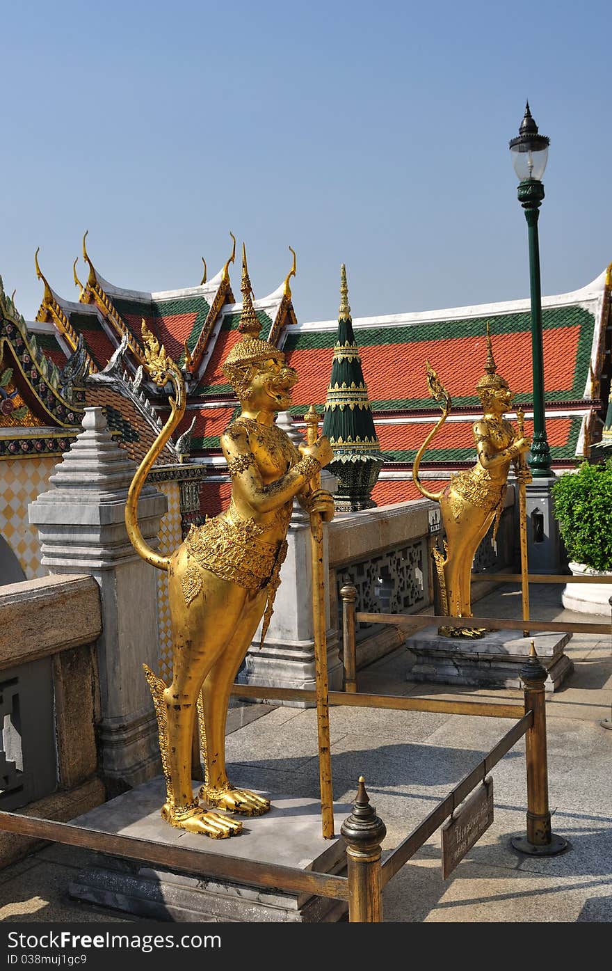 Brass statue in grand palace.