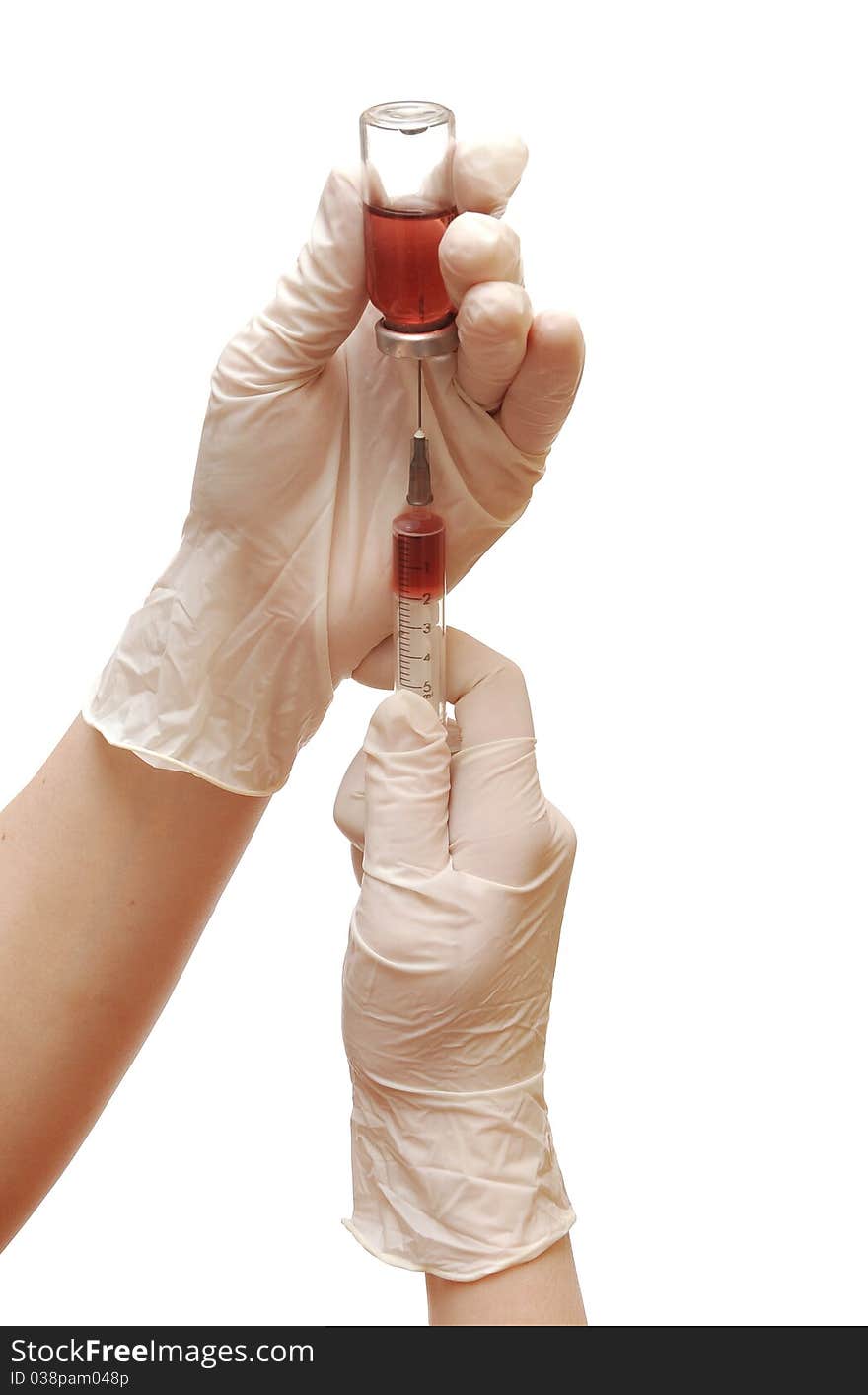 Filling of a syringe by a medicine from vial