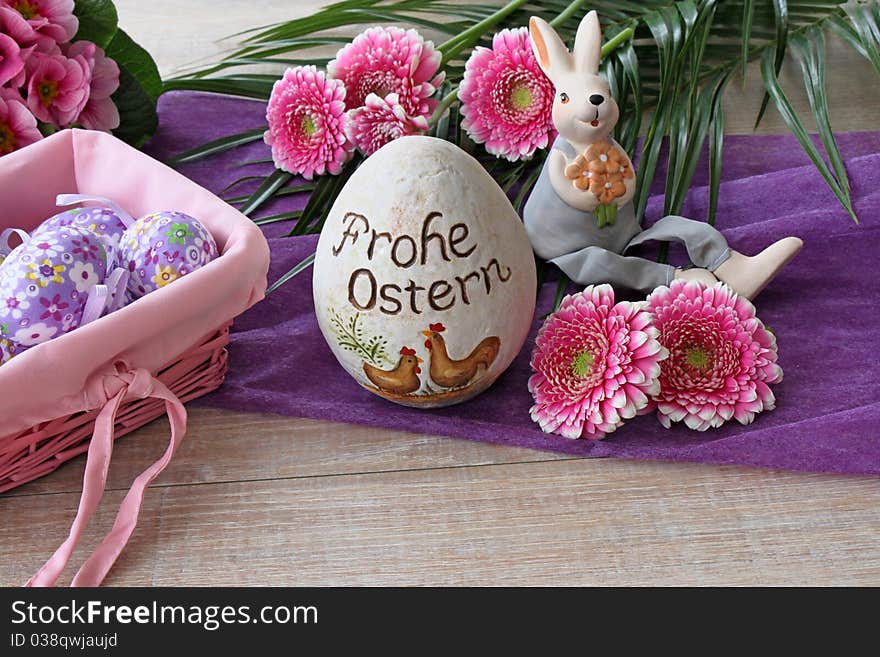 Easter egg with the inscription Frohe Ostern