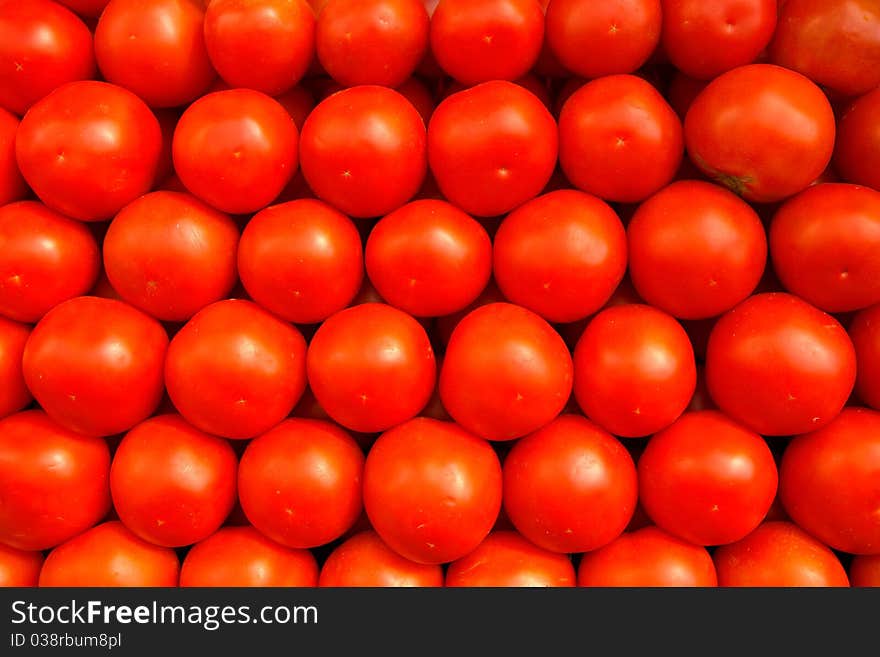 Red tomatoes on the counter