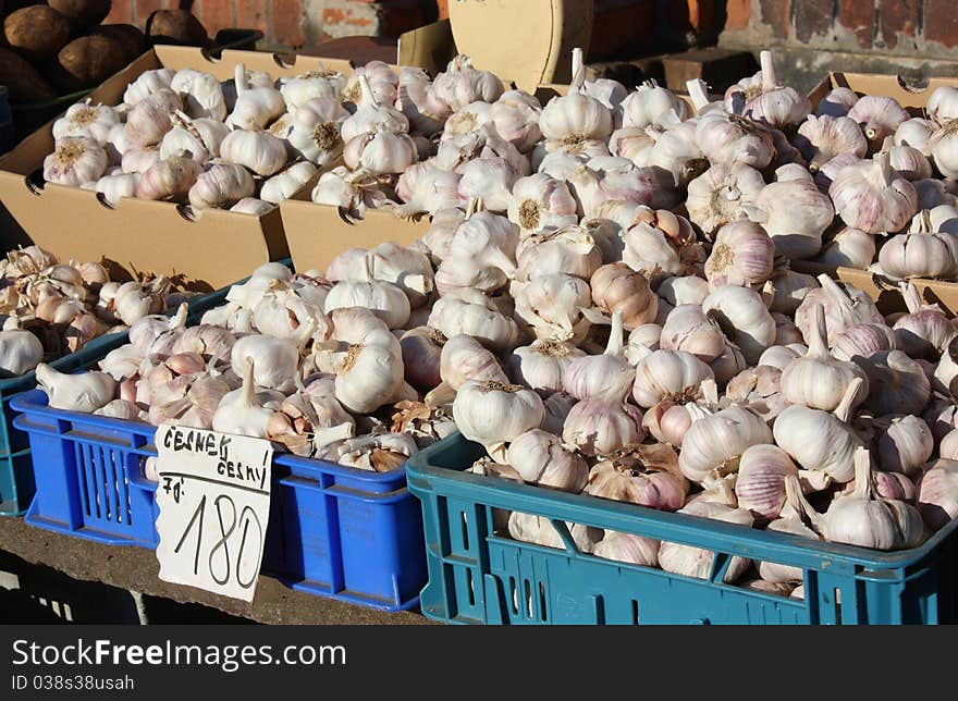 Garlic in a little market