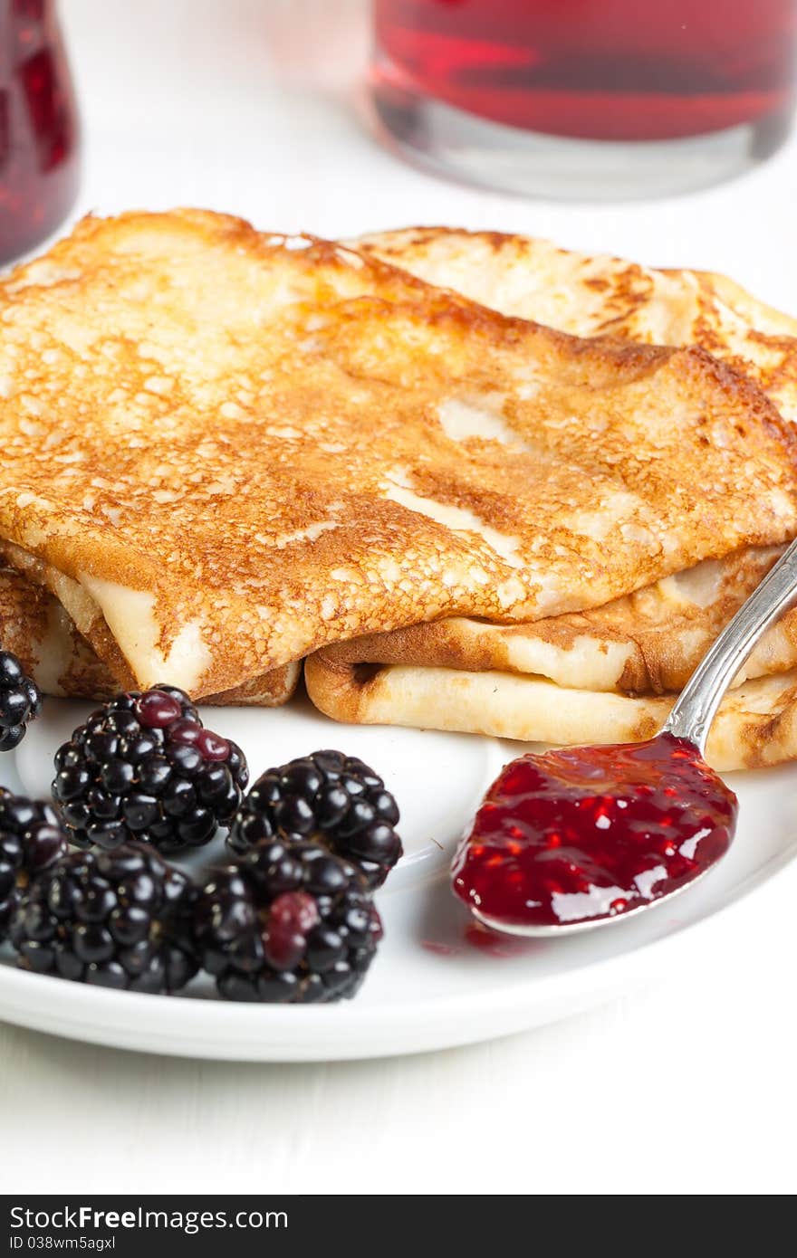 Pancakes and blackberries