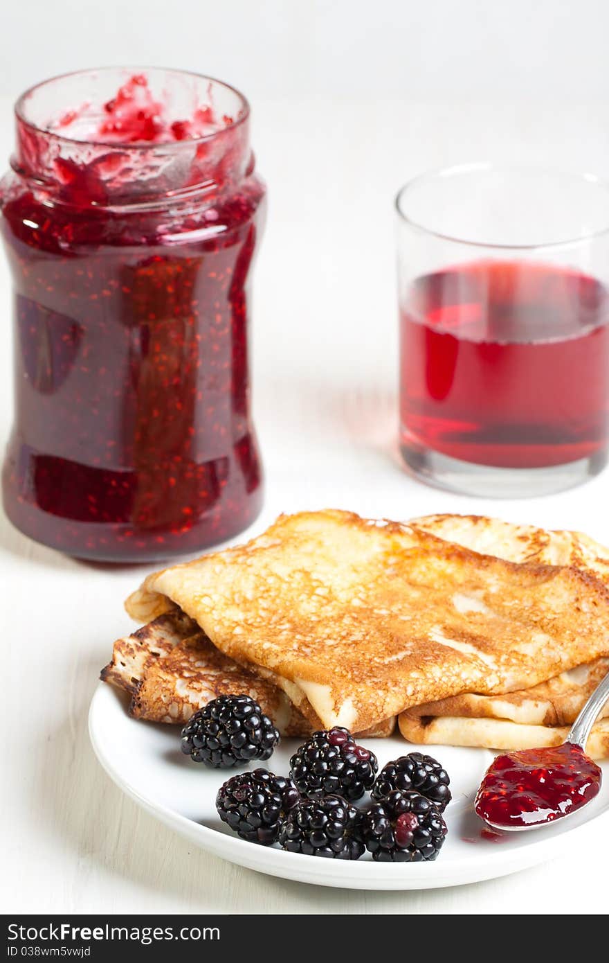 Pancakes and blackberries