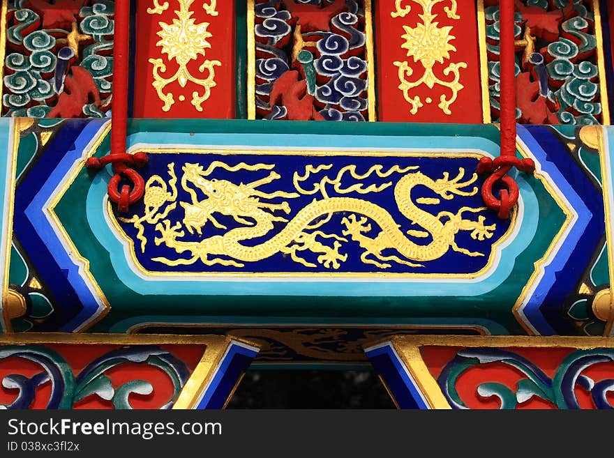 The dragon on the memorial arch.Image was taken in the Summer Palace .