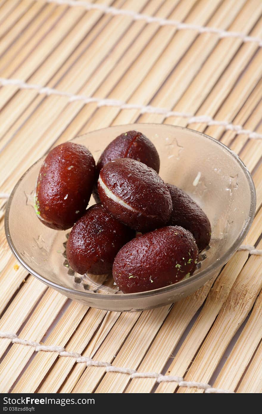 Gulab jamun treat