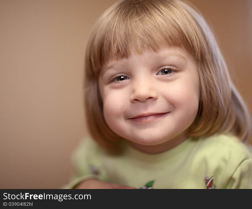 Portrait of a little girl - shallow DOF, focus on eyes