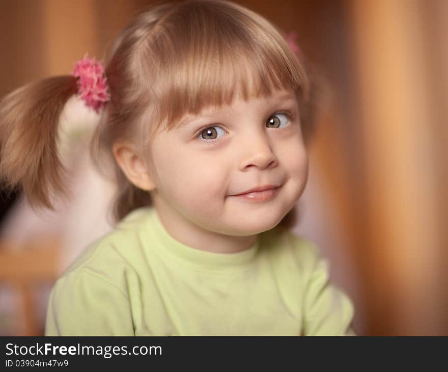 Portrait of a little girl - shallow DOF, focus on front eye