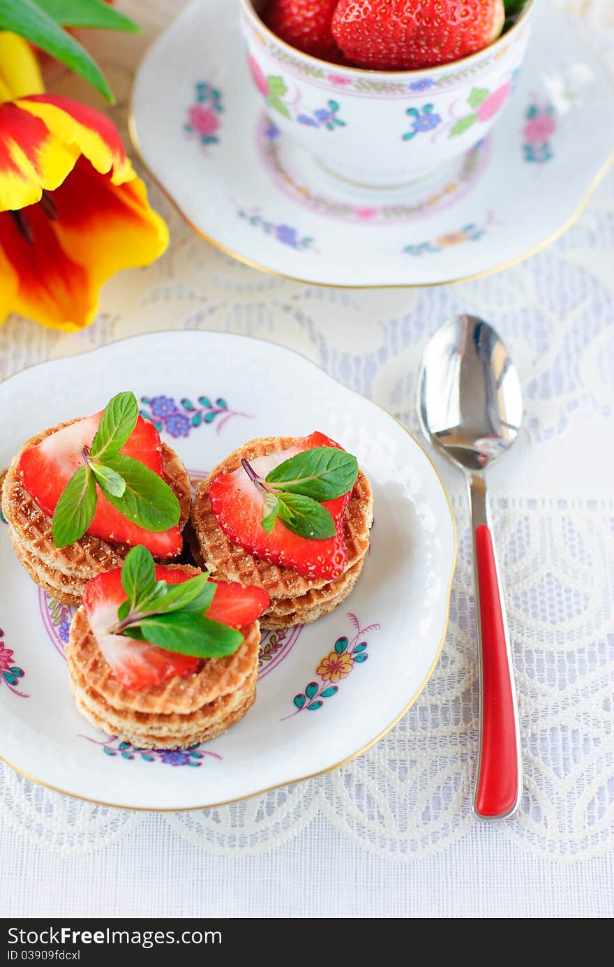 Cakes with fresh strawberry