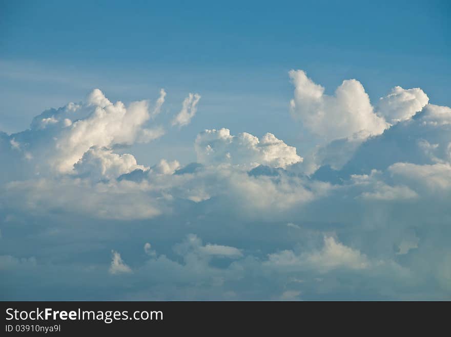 Nice form cloud in blue sky.