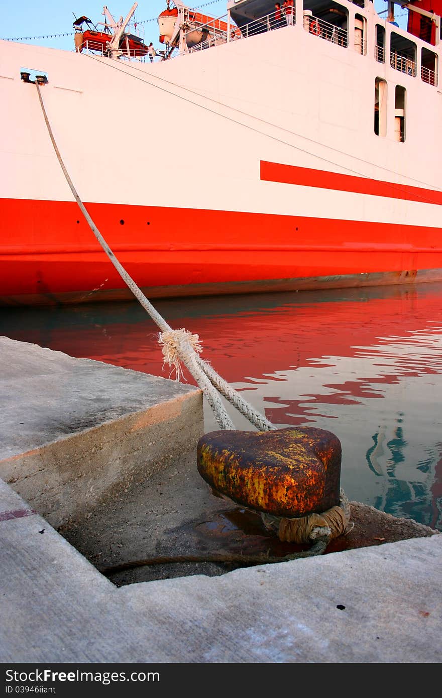 Cruise ship rope moored to mole in Zakynthos port