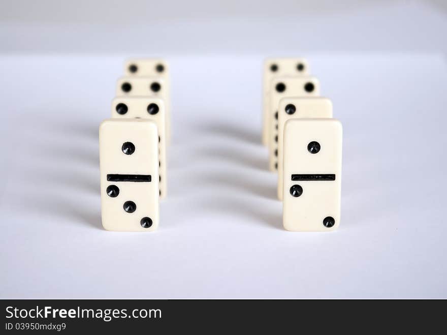 Domino cubes in two rows