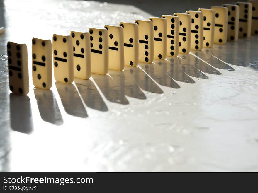 Domino cubes in one row