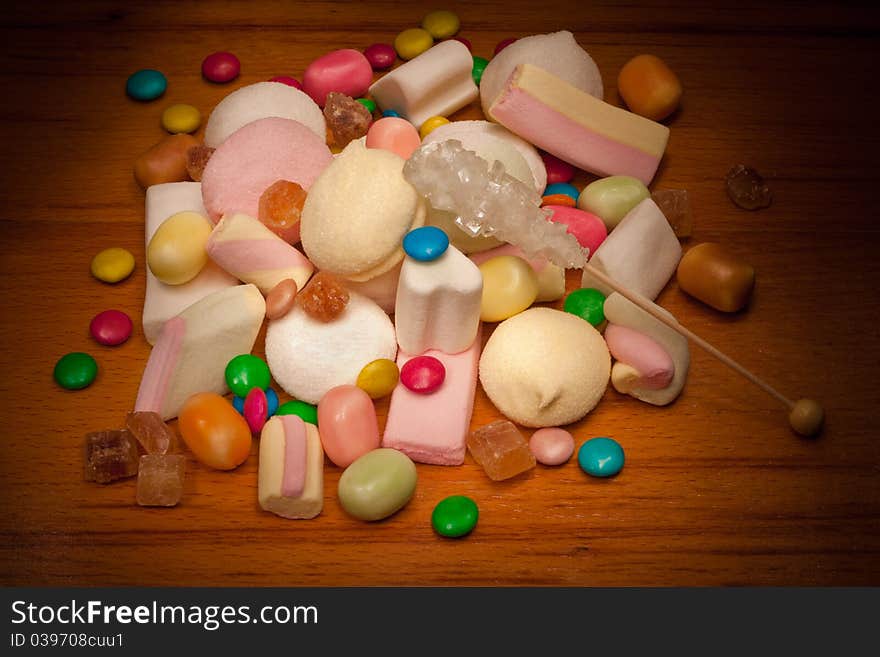 Scattering from a variety of candies, souffle and sugar. Scattering from a variety of candies, souffle and sugar.