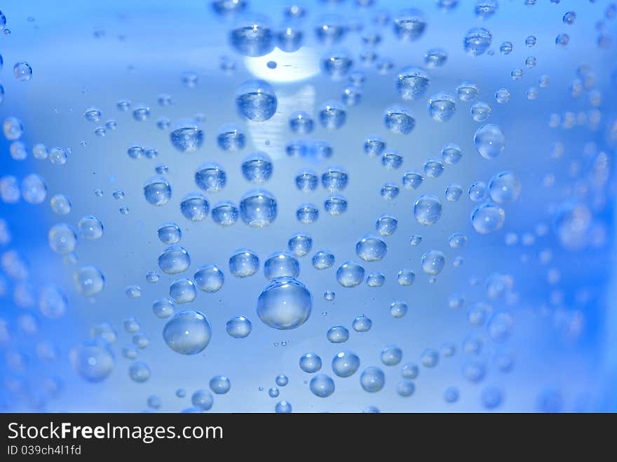 Underwater light and flowing bubbles