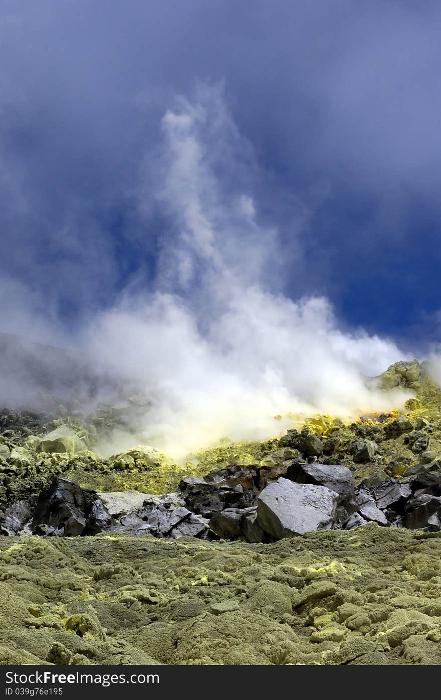 The second largest active volcanic crater lies on isla isabella on the galapagos. The second largest active volcanic crater lies on isla isabella on the galapagos