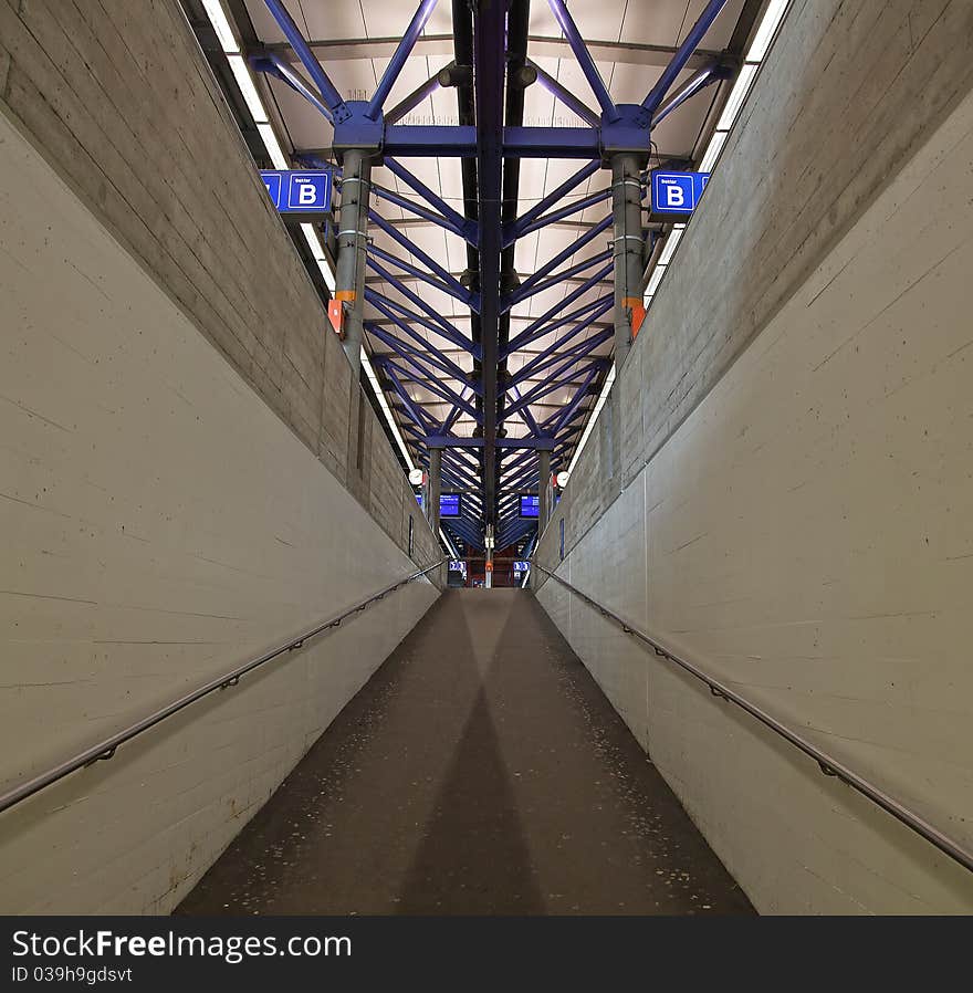 Perspective view of the train station passage