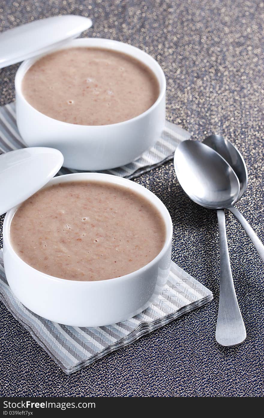 Cream soup with mushrooms and bean