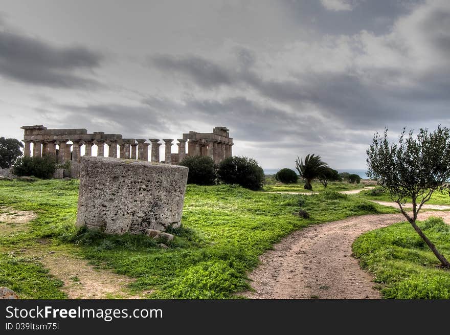 HDR image of the Selinunte temples 08