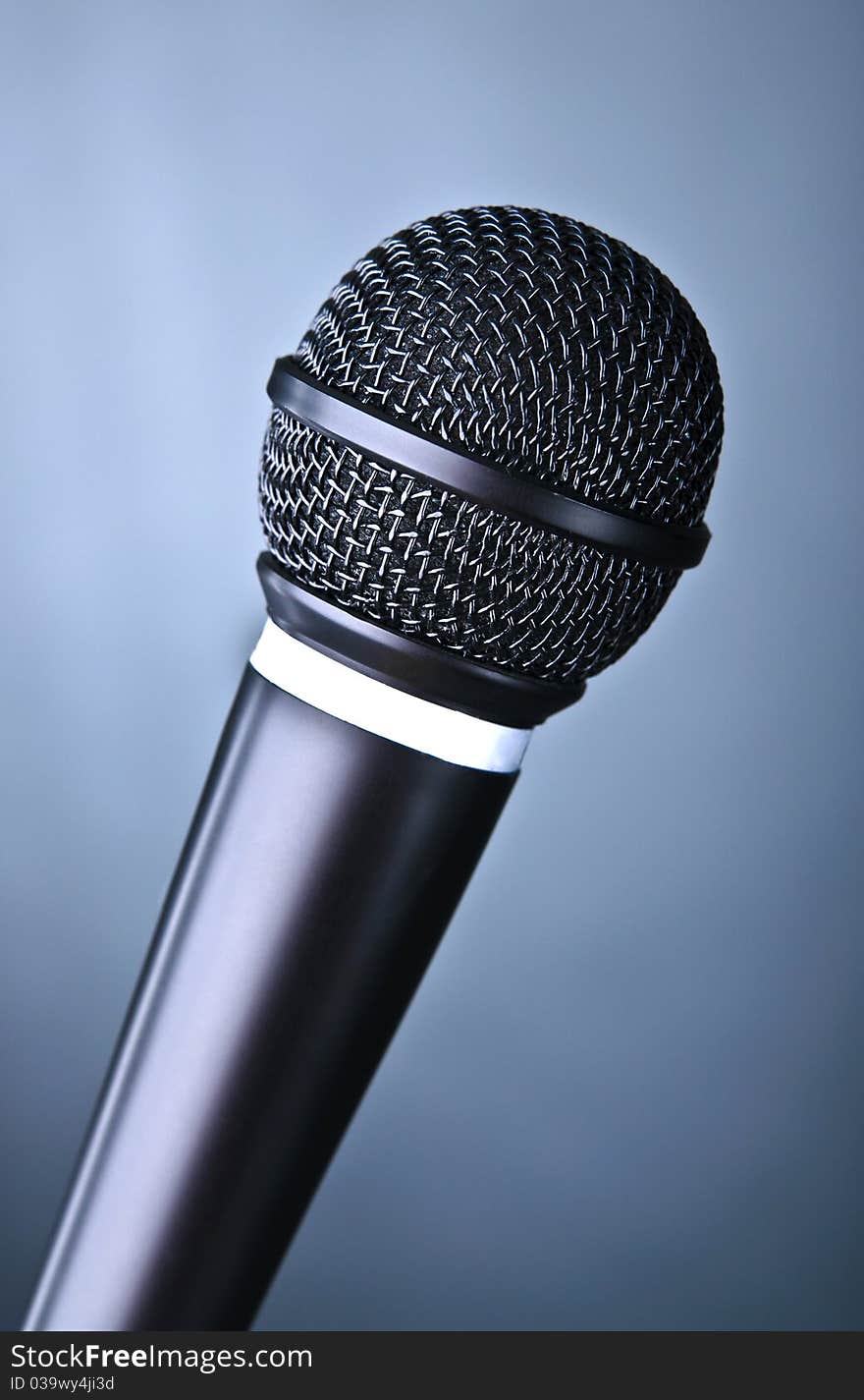 Microphone