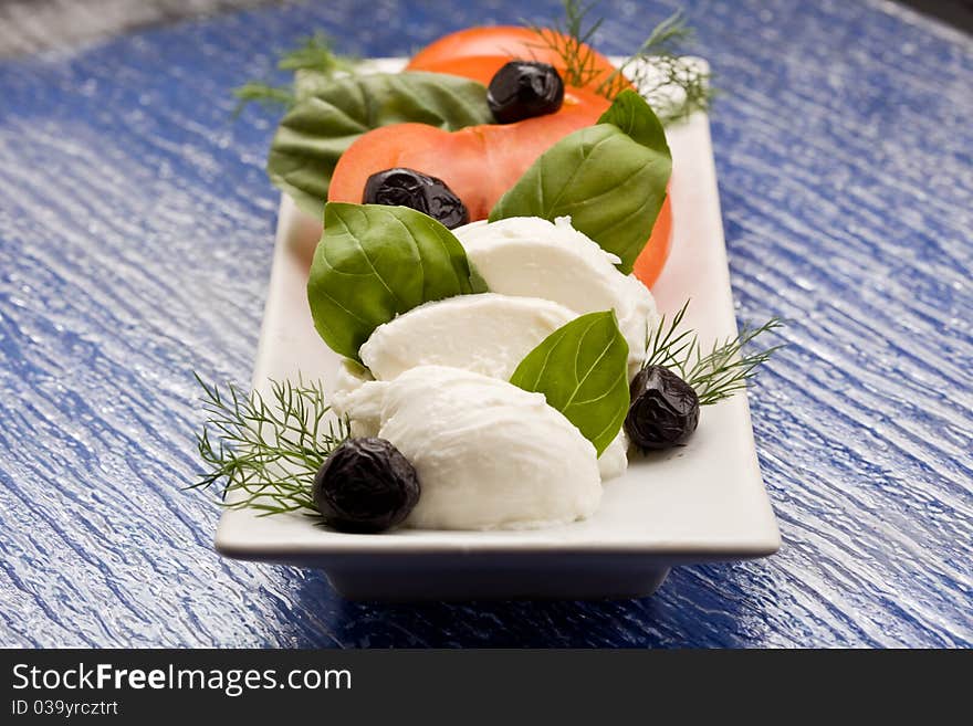 Tomatoe Mozzarella Salad