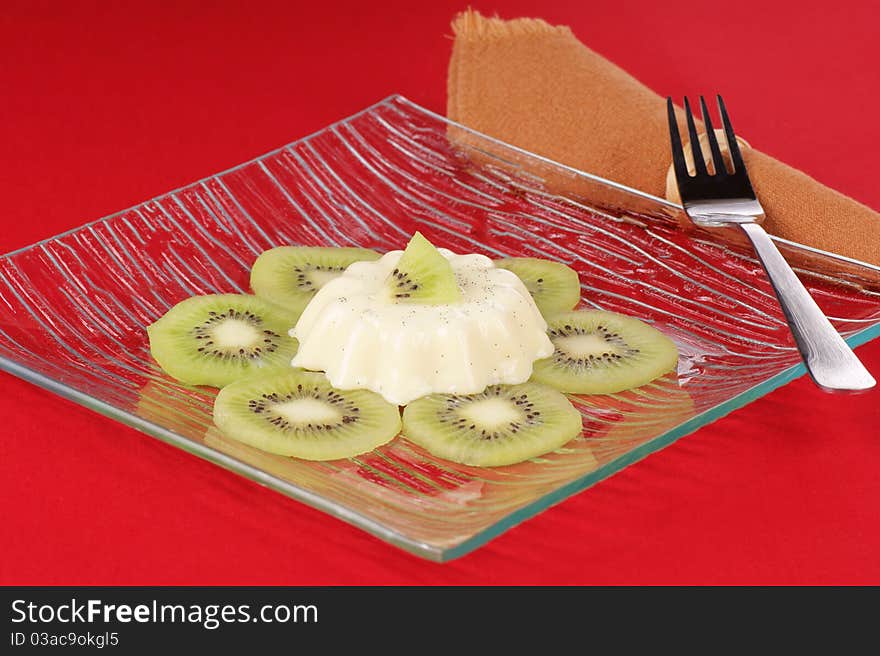 Panna cotta with kiwi slices