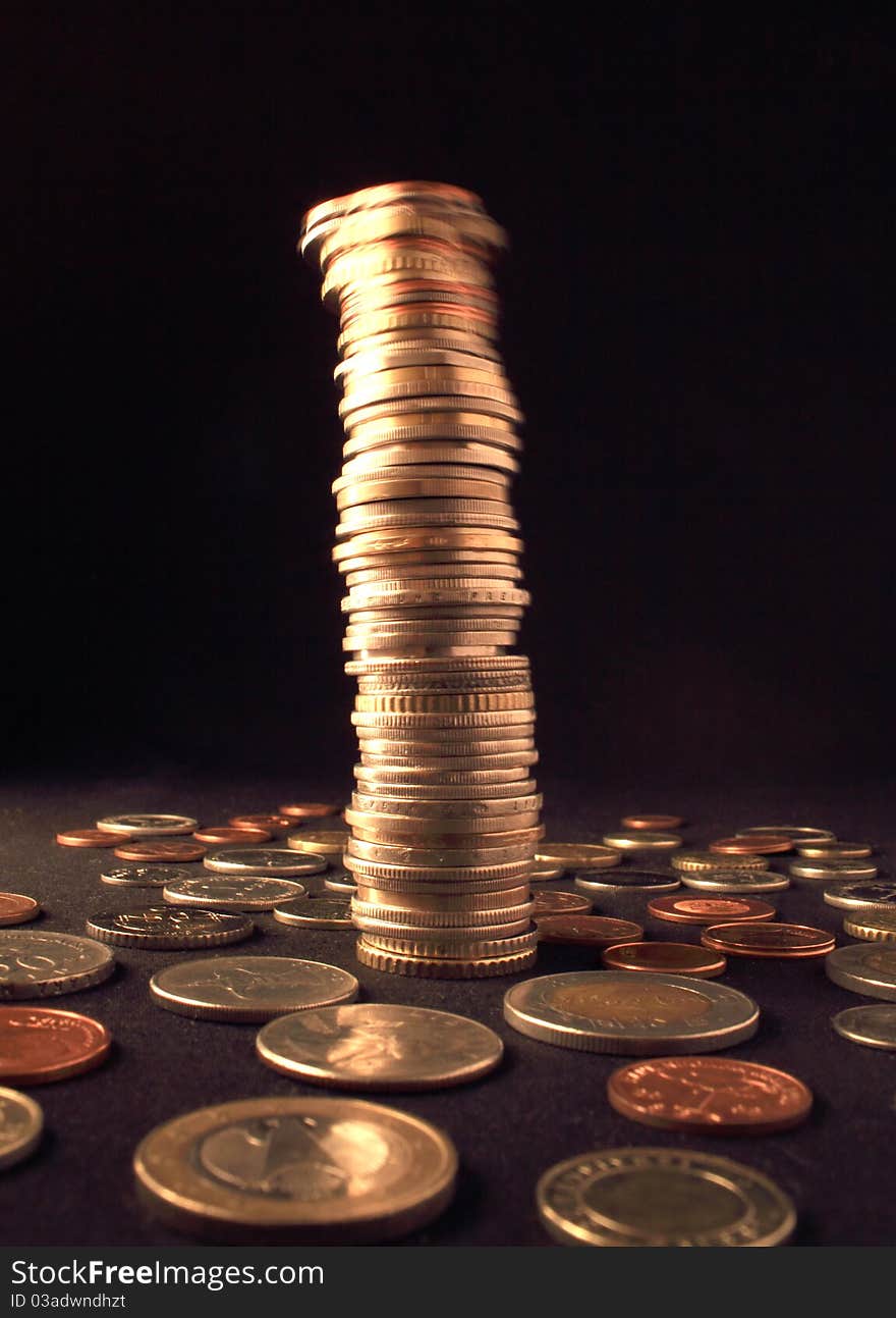 Vibrating column of coins