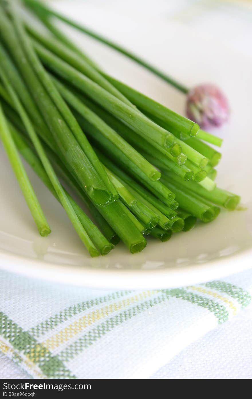 Fresh chives to the bowl