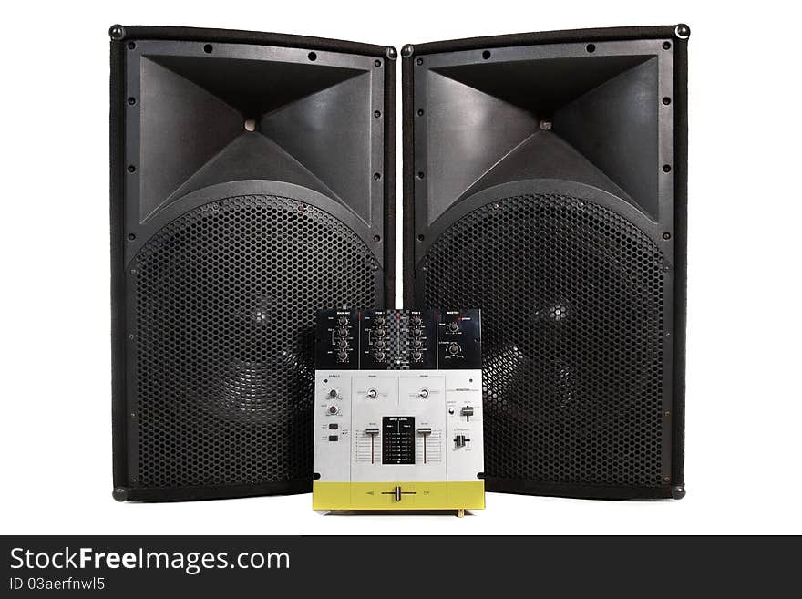 Speakers and professional mixing controller for a disc jockey. Speakers and professional mixing controller for a disc jockey