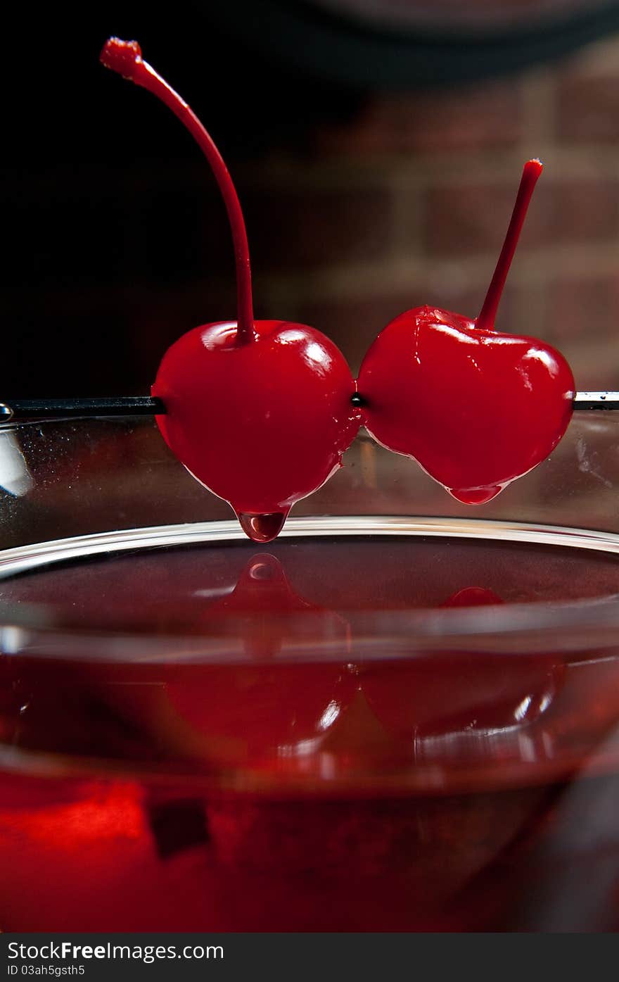 Cherry martini with fresh cherries