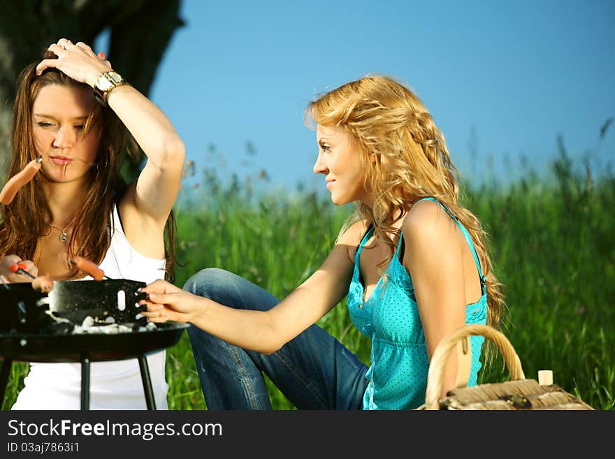 Girlfriends on picnic