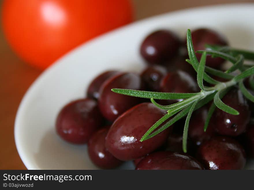 Olive kalamata with rosemary, tomato