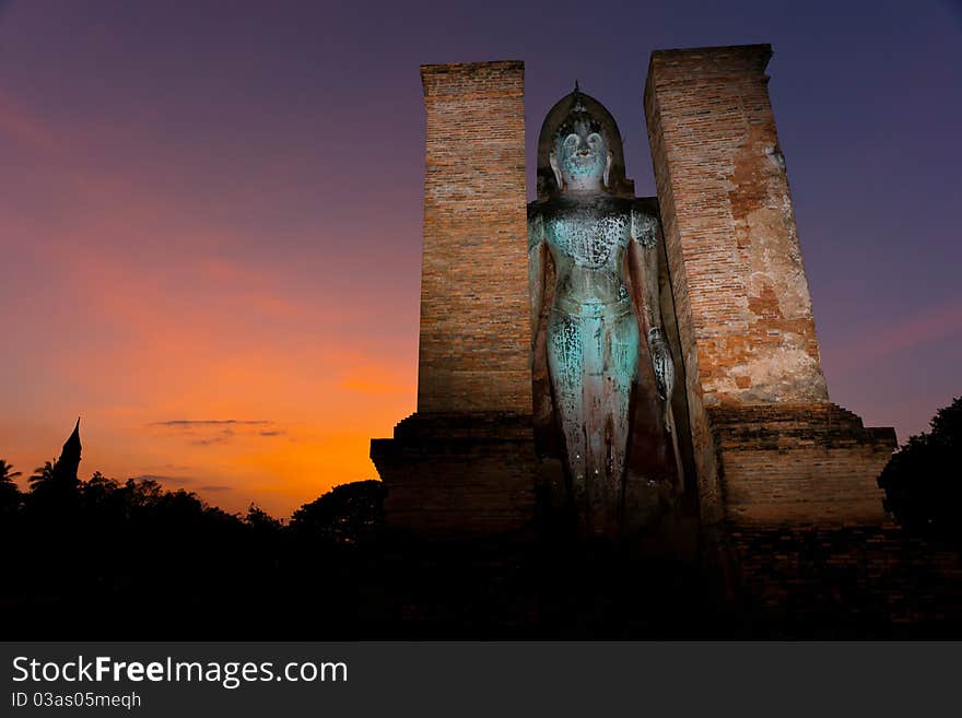 Sunset Wat Mahathat, Standing Buddha Image