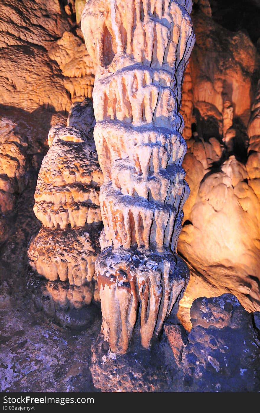 This pillar is inside luray caves va usa. This pillar is inside luray caves va usa