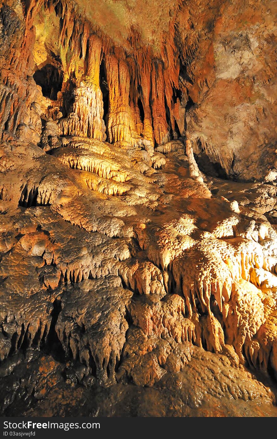 This again inside luray caves only. This again inside luray caves only.