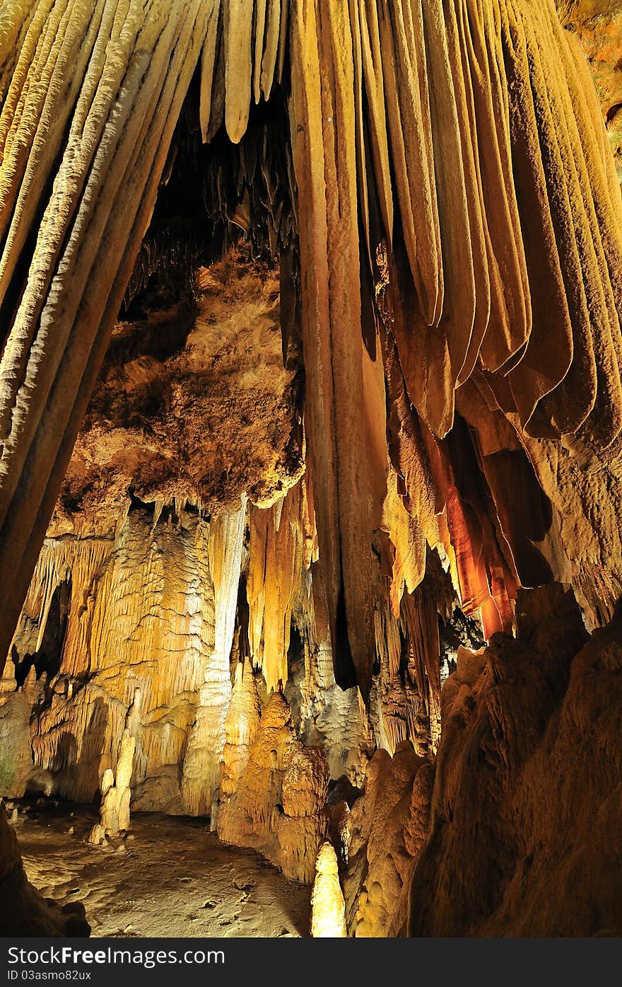 Rocks are made by water seapage inside luray caverns. Rocks are made by water seapage inside luray caverns