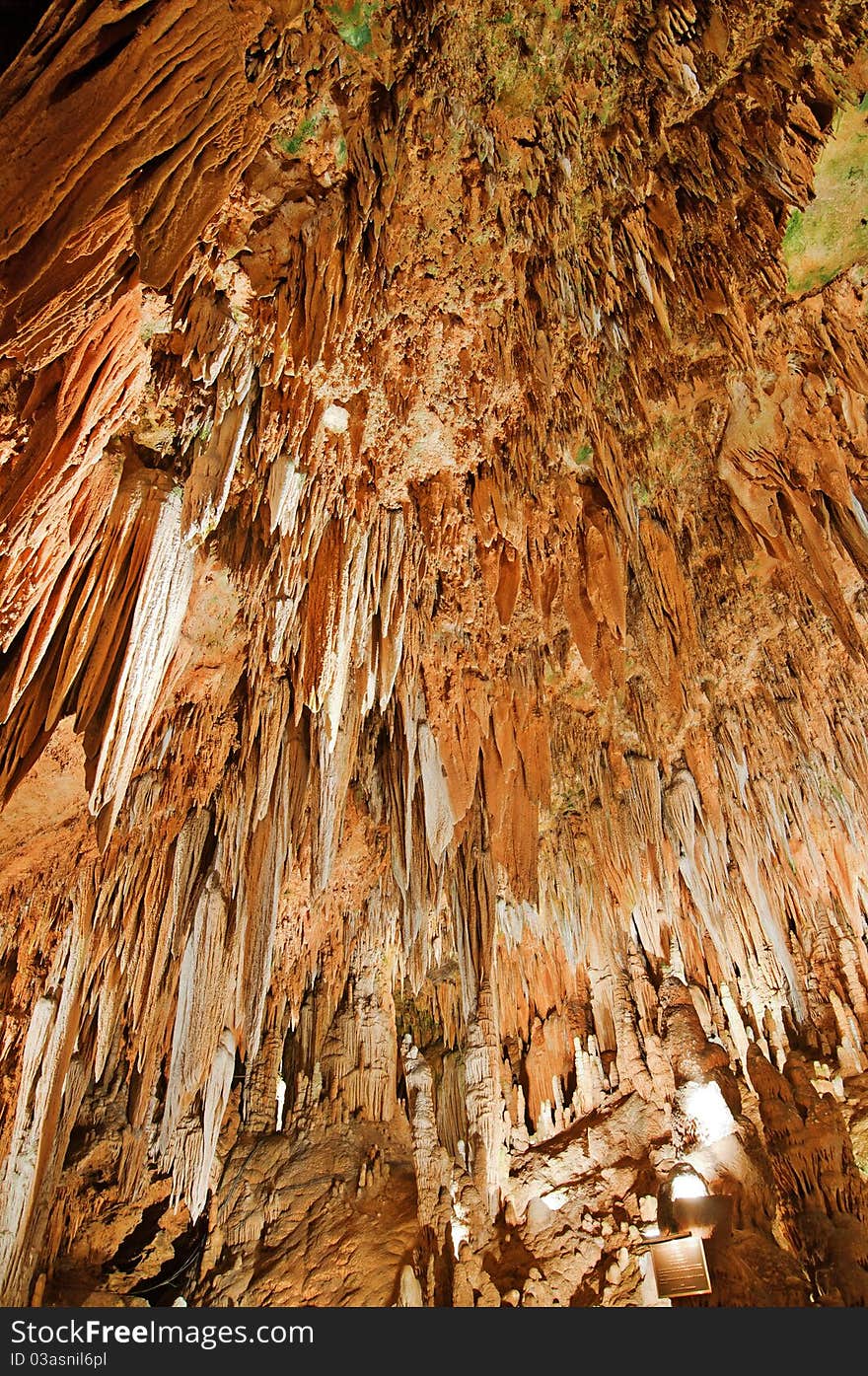 Rocks are made by water seapage inside luray caverns. Rocks are made by water seapage inside luray caverns